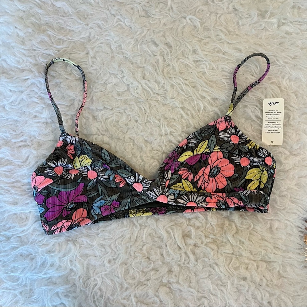 NWT Aerie American Eagle Floral Twist Scoop Bikini Top Size Medium